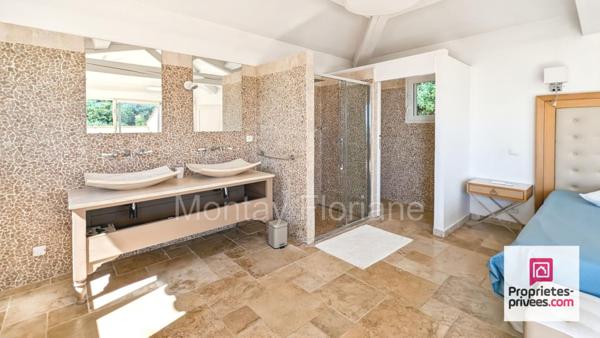 Maison Roquebrune Sur Argens 6 pièce(s) 227m2