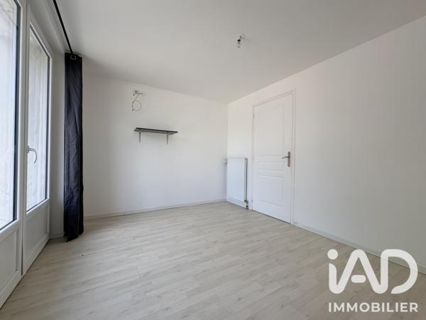 Location maison 3 pièces 87 m² Lacs