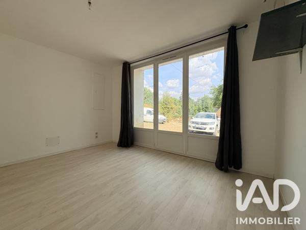 Location maison 3 pièces 87 m² Lacs