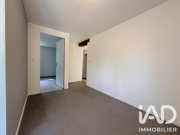 Location maison 3 pièces 87 m² Lacs