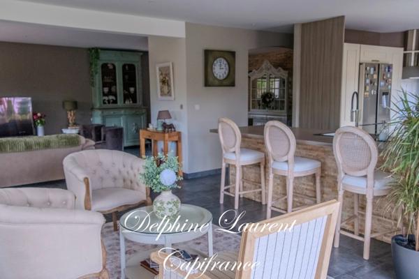 Maison à vendre 8 pièces  (14) Le parfait équilibre entre espace, confort et proximité des plages et de Caen