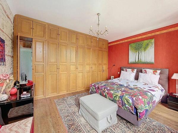 Ensemble Immobilier en pierre du 18ème - 14 pièce(s),431 m² (maison de Maître,  Pigeonnier, Dépendances, Piscine) Parc 1,4ha