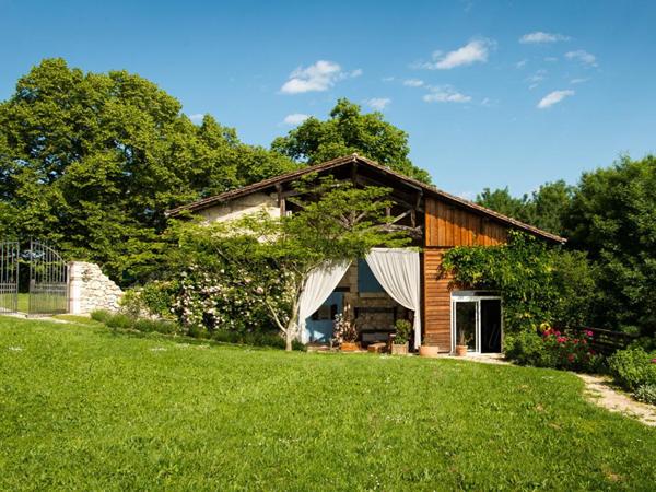 Ensemble Immobilier en pierre du 18ème - 14 pièce(s),431 m² (maison de Maître,  Pigeonnier, Dépendances, Piscine) Parc 1,4ha