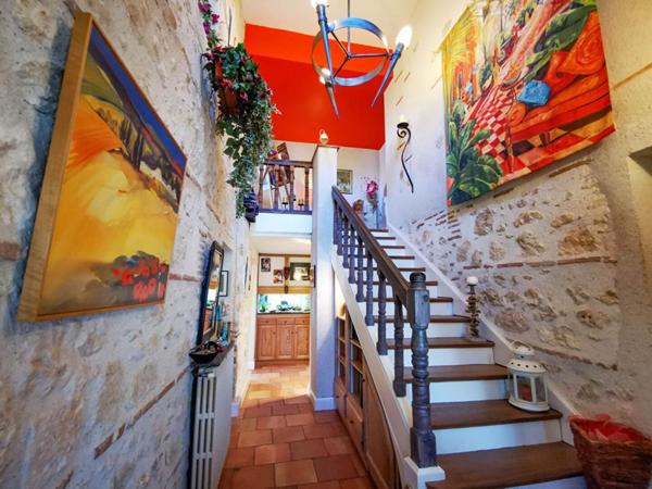 Ensemble Immobilier en pierre du 18ème - 14 pièce(s),431 m² (maison de Maître,  Pigeonnier, Dépendances, Piscine) Parc 1,4ha