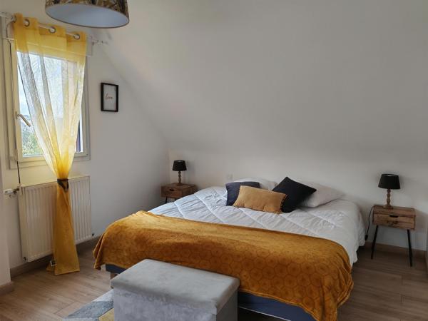 Maison familiale rénovée à 600 m de la plage – studio indépendant