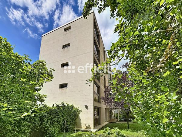 Appartement
         5 pièces
        - 125 m² Exclusivité 1 050 000 € *