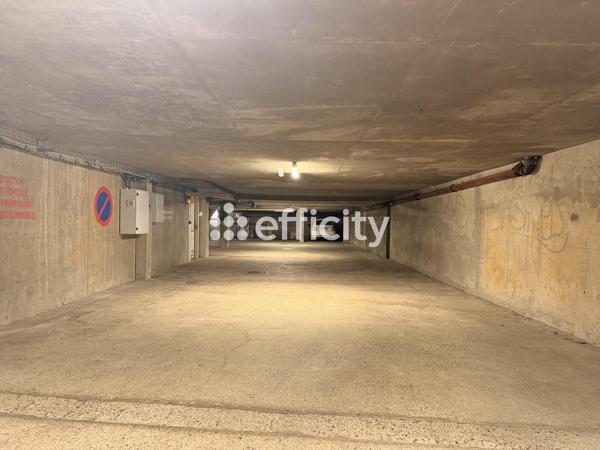Appartement
         5 pièces
        - 125 m² Exclusivité 1 050 000 € *
