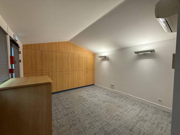 Local commercial emplacement numéro 1