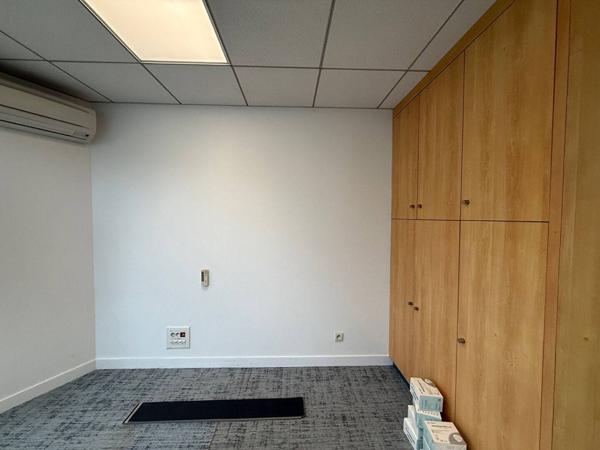 Local commercial emplacement numéro 1