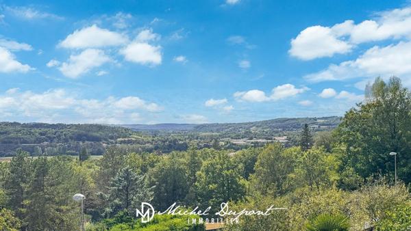Maison familiale avec une exceptionelle vue panoramique sur la vallée de la Vézère