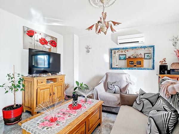 A vendre superbe Appartement 2 pièces de 54 m2  à Marseille - Secteur Bon Secours