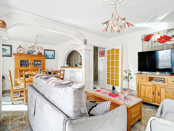 A vendre superbe Appartement 2 pièces de 54 m2  à Marseille - Secteur Bon Secours