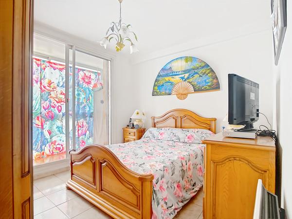 A vendre superbe Appartement 2 pièces de 54 m2  à Marseille - Secteur Bon Secours