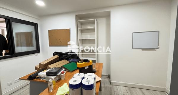Location Local commercial 1 pièce 58 m² - Morangis 91420