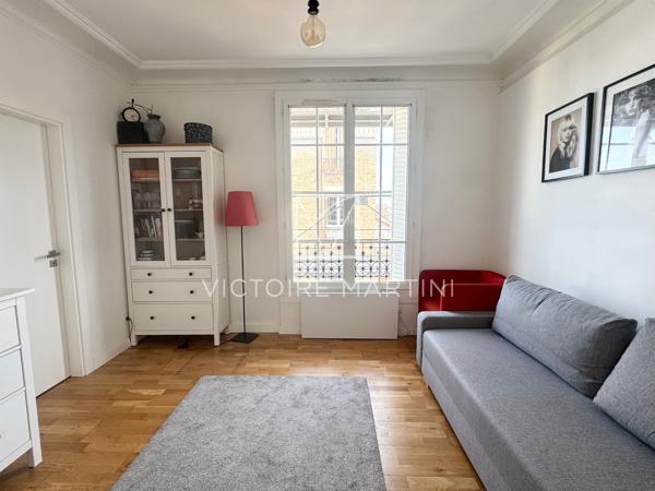 Appartement
         2 pièces
        - 46 m² 228 000 € *