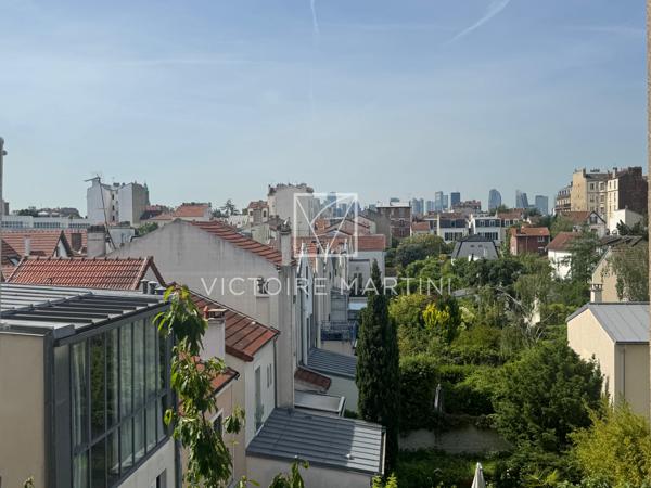 Appartement
         2 pièces
        - 46 m² 228 000 € *