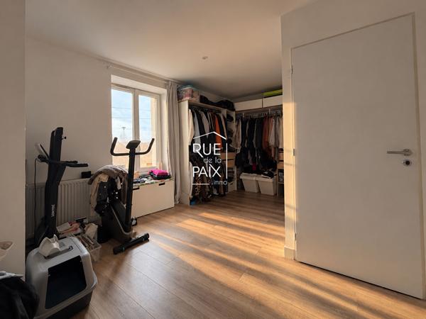79400 SAINT MAIXENT L ECOLE Maison de ville rénovée avec soin et prête à vous accueillir !