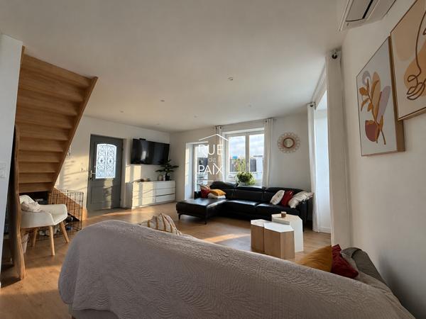 79400 SAINT MAIXENT L ECOLE Maison de ville rénovée avec soin et prête à vous accueillir !