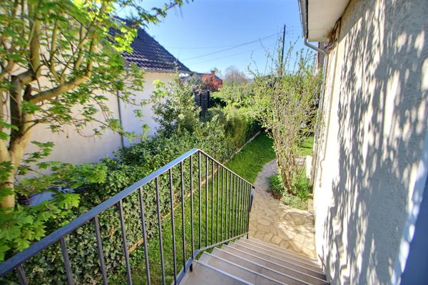 Maison Triel Sur Seine 4 pièce(s) 84.91 m2 379 000 € **  - Référence  1151