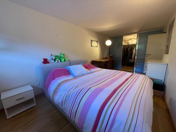 Maison à vendre 8 pièces ANGOULEME (16) Secteur SAINT-CYBARD 5 chambres, jardin, piscine, double garage