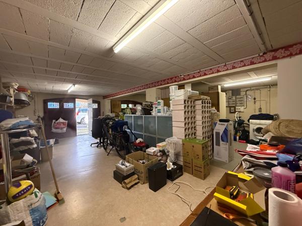 Maison à vendre 8 pièces ANGOULEME (16) Secteur SAINT-CYBARD 5 chambres, jardin, piscine, double garage