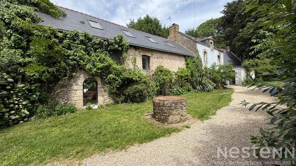 SEULEMENT CHEZ NESTENN ? Authentique maison en pierre avec dépendance et vaste parcelle boisée