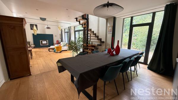 SEULEMENT CHEZ NESTENN ? Authentique maison en pierre avec dépendance et vaste parcelle boisée