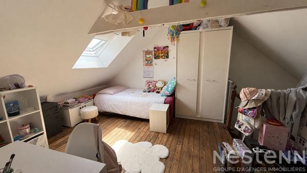 SEULEMENT CHEZ NESTENN ? Authentique maison en pierre avec dépendance et vaste parcelle boisée