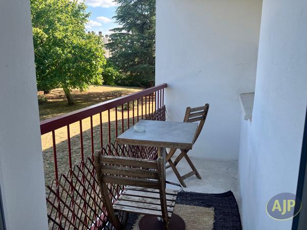Appartement à louer Libourne : 3 pièces, 64m² avec 2 chambre(s) à 784€ - AJP Immobilier Saint Andre de Cubzac