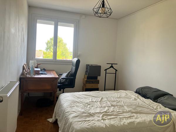 Appartement à louer Libourne : 3 pièces, 64m² avec 2 chambre(s) à 784€ - AJP Immobilier Saint Andre de Cubzac