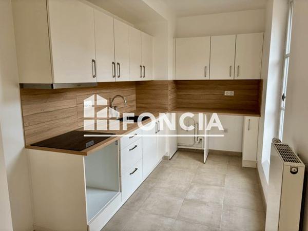 Location Appartement 3 pièces 61.9 m² - 3 rue Saint-Charles Versailles 78000