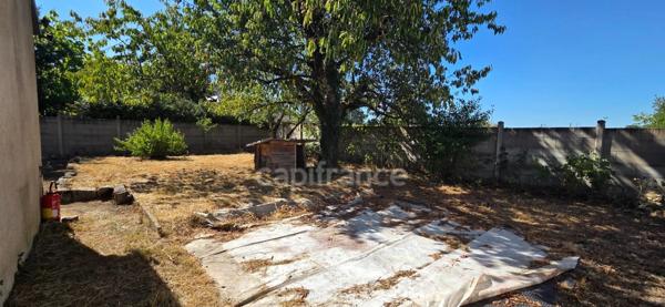 TOULON-SUR-ARROUX – MAISON AVEC 2 GARAGES ATTENANTS, JARDIN ET COMBLES AMÉNAGEABLES