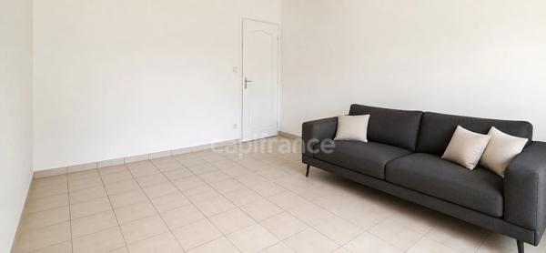 TOULON-SUR-ARROUX – MAISON AVEC 2 GARAGES ATTENANTS, JARDIN ET COMBLES AMÉNAGEABLES