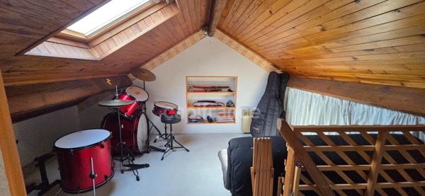 TOULON-SUR-ARROUX – MAISON AVEC 2 GARAGES ATTENANTS, JARDIN ET COMBLES AMÉNAGEABLES