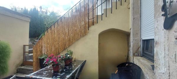 Petit ensemble immobilier au centre ville d'Ornans