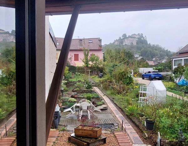 Petit ensemble immobilier au centre ville d'Ornans