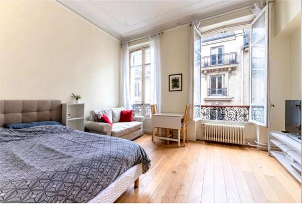 # Appartement – 25m² – Paris 8ème