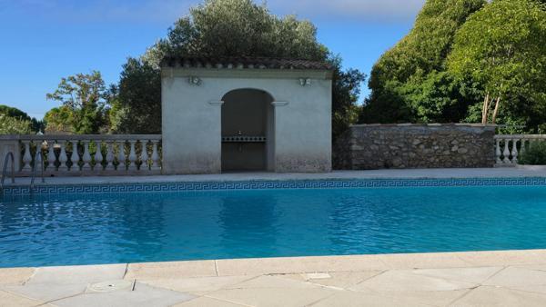 LORGUES — Domaine de 16 000 m² avec deux habitations, piscine et fort potentiel patrimonial