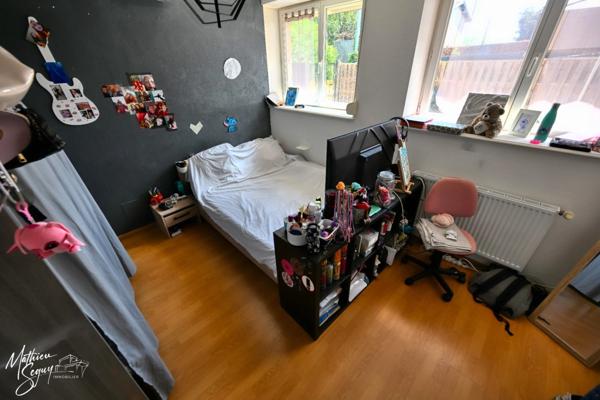 Appartement avec cour et stationnement privatif en campagne