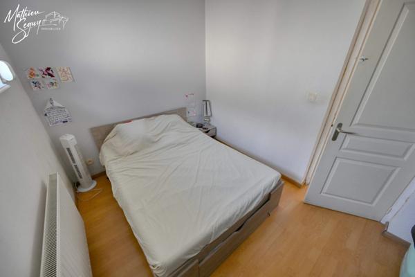 Appartement avec cour et stationnement privatif en campagne