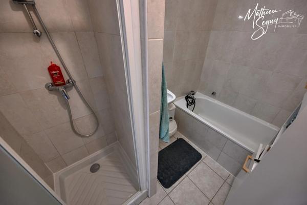 Appartement avec cour et stationnement privatif en campagne