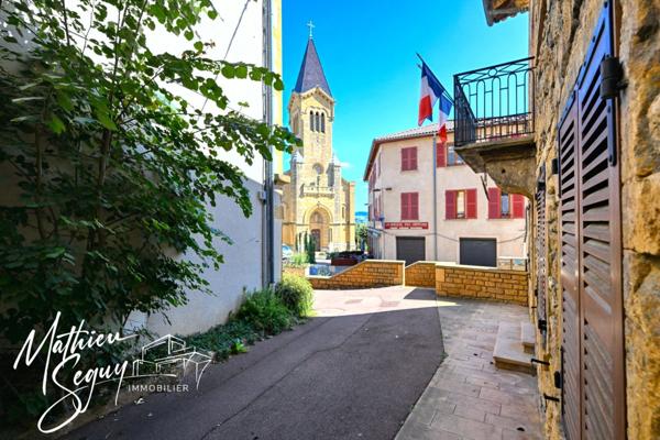 Appartement avec cour et stationnement privatif en campagne