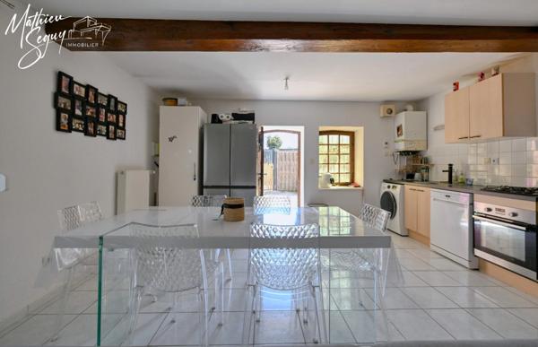 Appartement avec cour et stationnement privatif en campagne