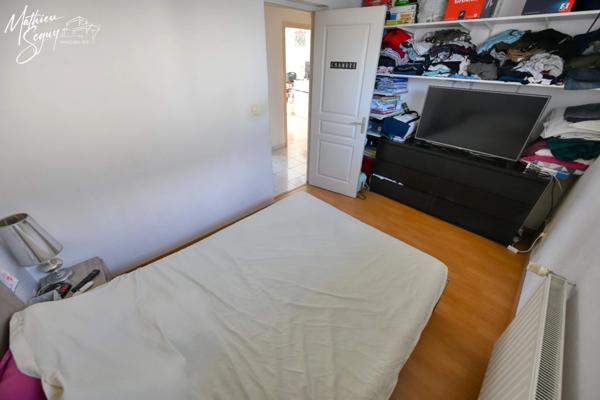 Appartement avec cour et stationnement privatif en campagne