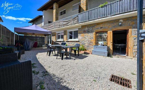 Appartement avec cour et stationnement privatif en campagne