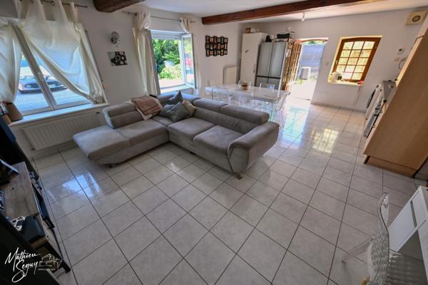 Appartement avec cour et stationnement privatif en campagne