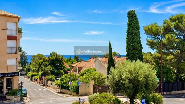 Vente                                                      Appartement
                        
                     3 pièces                      66 m2                     à Saint-Aygulf