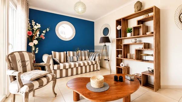 Vente                                                      Appartement
                        
                     3 pièces                      66 m2                     à Saint-Aygulf