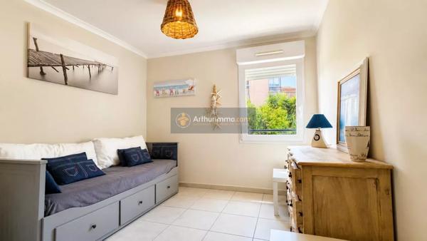 Vente                                                      Appartement
                        
                     3 pièces                      66 m2                     à Saint-Aygulf