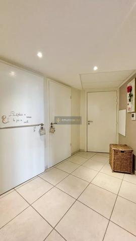 Vente                                                      Appartement
                        
                     3 pièces                      66 m2                     à Saint-Aygulf